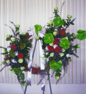 Colors or flowers may vary depending on season.