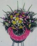 Colors or flowers may vary depending on season.