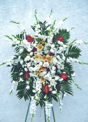 Colors or flowers may vary depending on season.