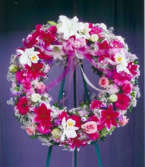 Colors or flowers may vary depending on season.